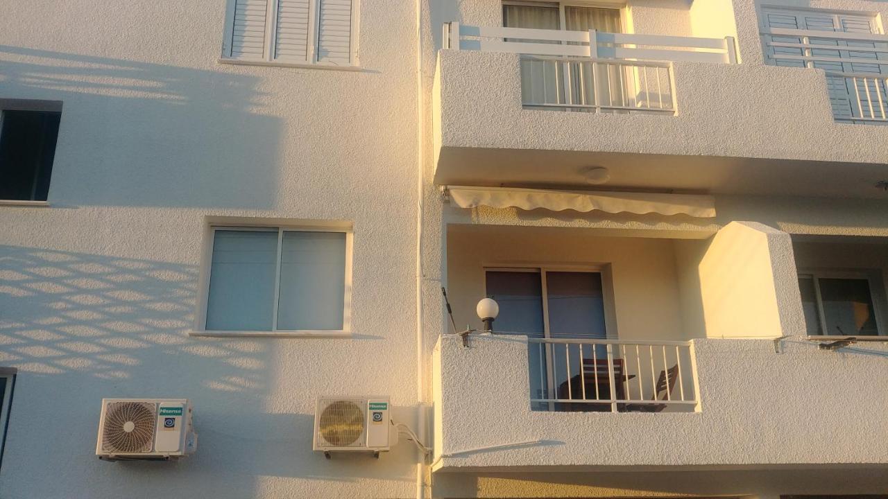 Anemomylos Guesthouse Paralimni Exterior foto